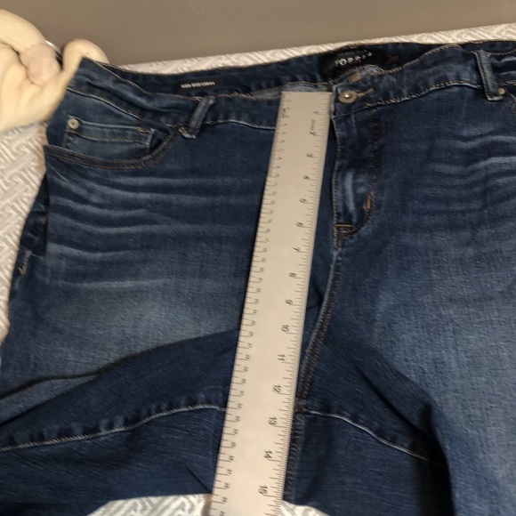 Torrid High Rise Curvy Crop Jeans 26R - Picture 8 of 12